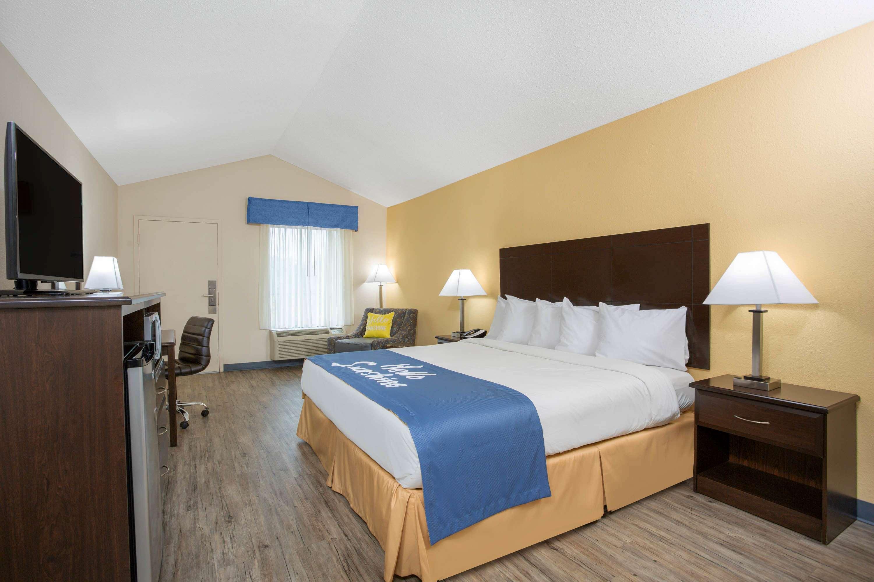 Days Inn By Wyndham Lake City Exteriör bild