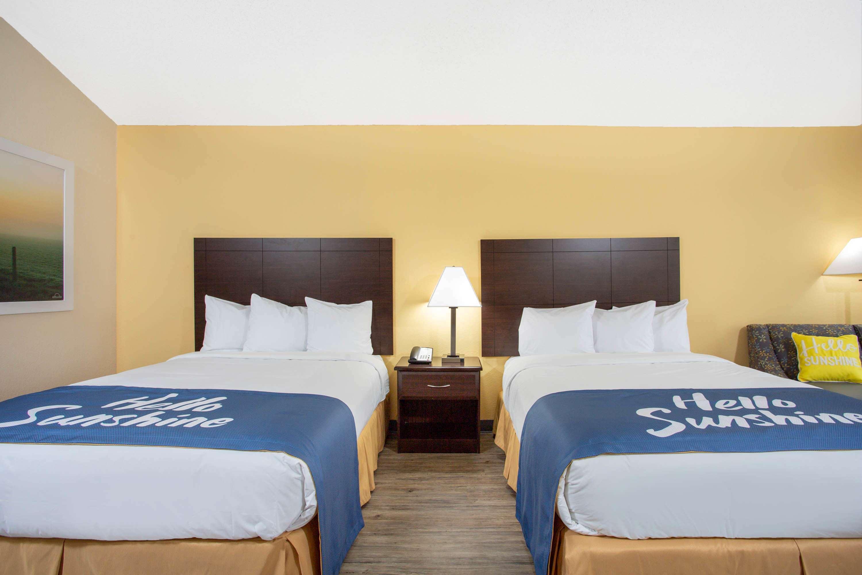 Days Inn By Wyndham Lake City Exteriör bild