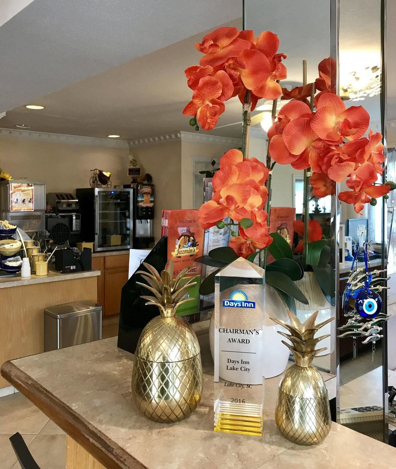 Days Inn By Wyndham Lake City Exteriör bild